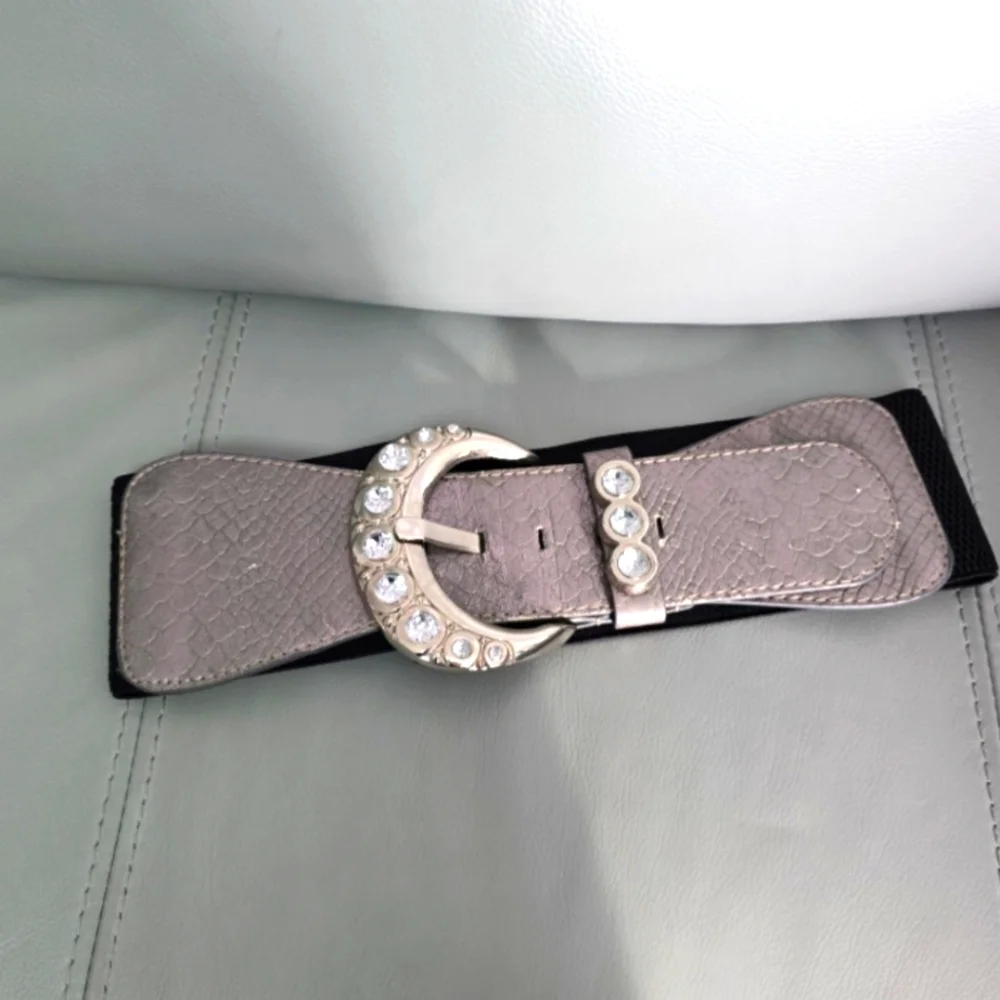 Silver Buckle Belt polyester size Medium‎